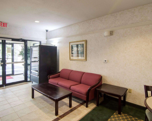 Public Area 2, Econo Lodge Weatherford, Parker