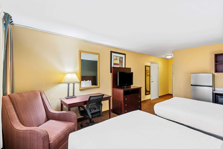 Bedroom 3, Quality Inn Fort Dodge, Webster