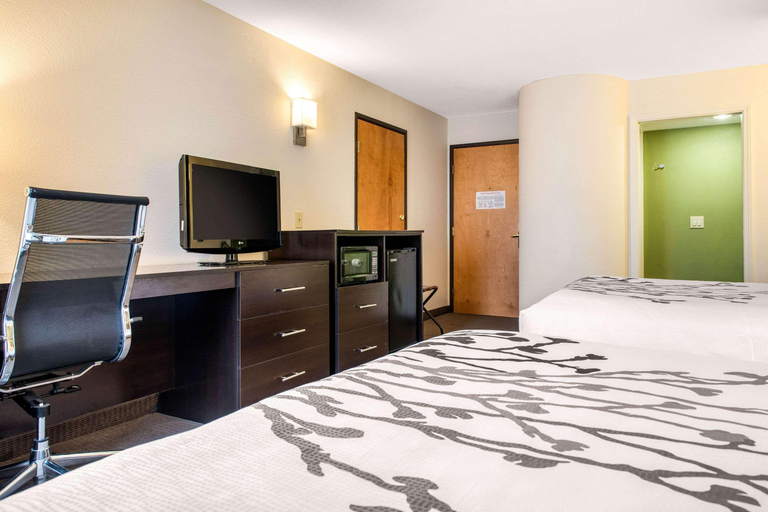 Bedroom 4, Sleep Inn & Suites Lakeside, Bartholomew