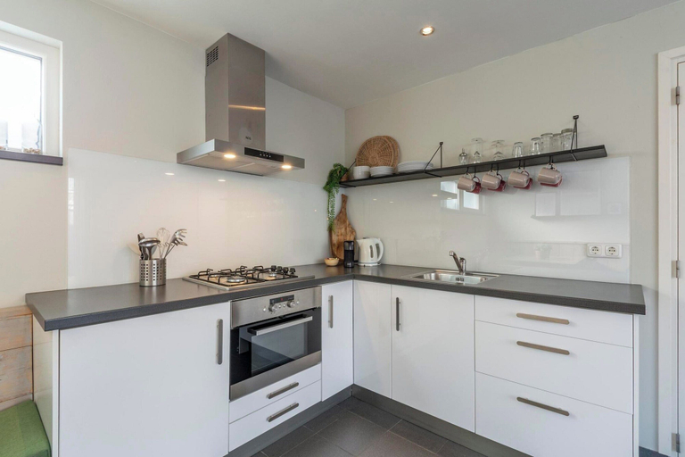 Private kitchen 3, Duinroosweg 83 Near Callantsoog Village Square, Zijpe