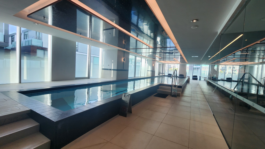 Sport & Beauty 2, Marsden Viaduct Hotel, Waitakere