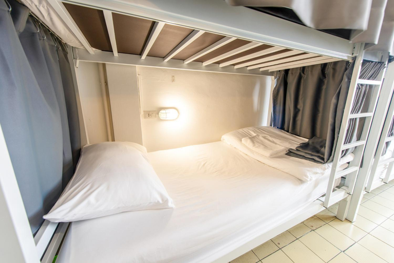 Bedroom 27