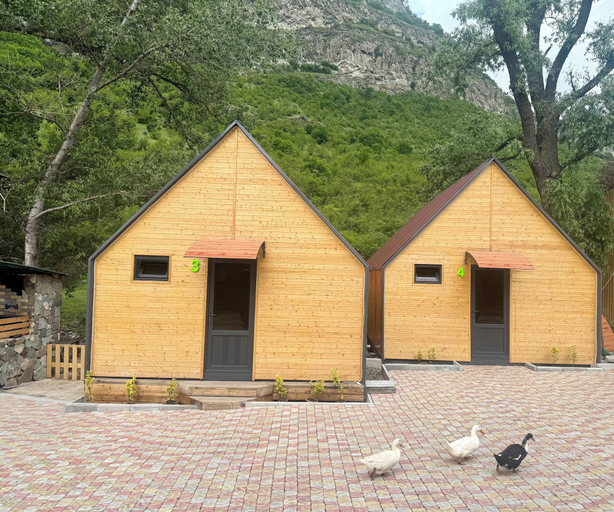 Exterior & Views 2, QarUp House