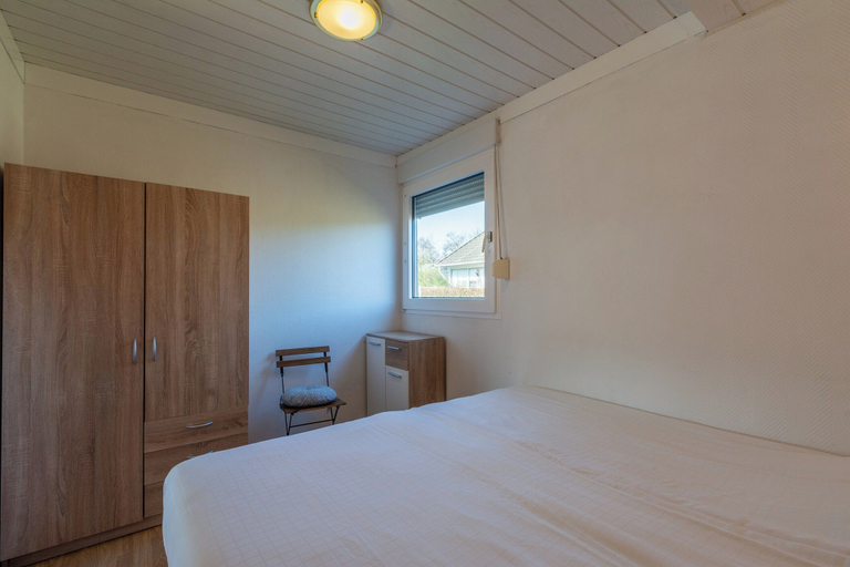Bedroom 3, Bungalow in Julianadorp Near Sandy Beach, Den Helder