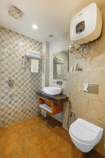 Bathroom 4, Hotel Classic Hills, Kangra