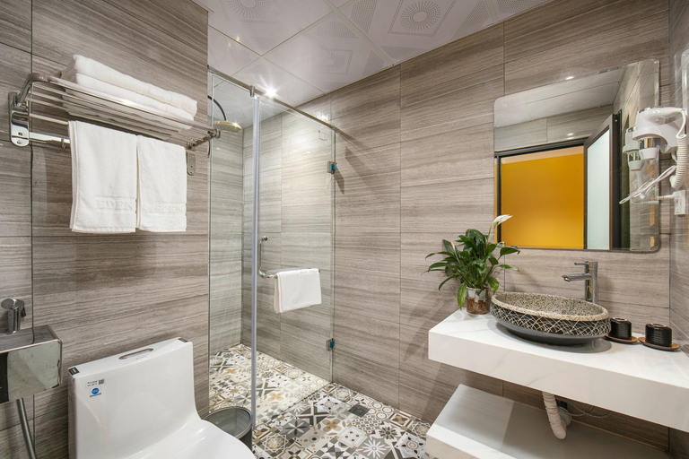 Bathroom 5, Eden Central Hotel & Spa, Sa Pa
