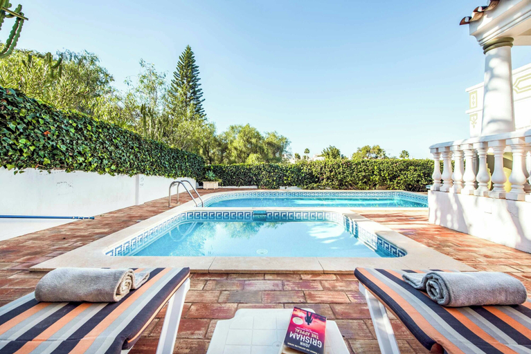 Others 1, Villa Cardona, Albufeira
