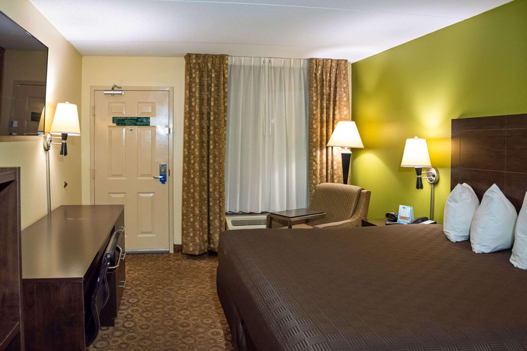 Bedroom 3, Rodeway Inn & Suites North, Montgomery