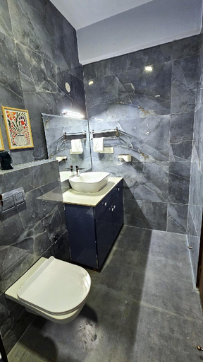 Bathroom 5, Chic 3BHK w Pvt Pool & Fieldview: BluJam Villa, North Goa
