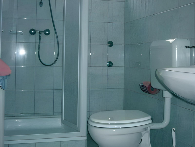 Bathroom 3, Hotel Diana, Pécs