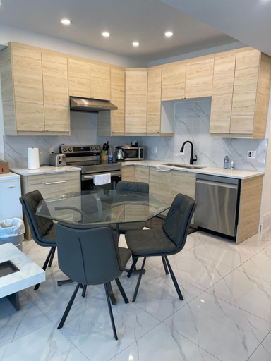 Others 5, New Luxury Walkout Suite Near University-BY ROOM, Division No. 6