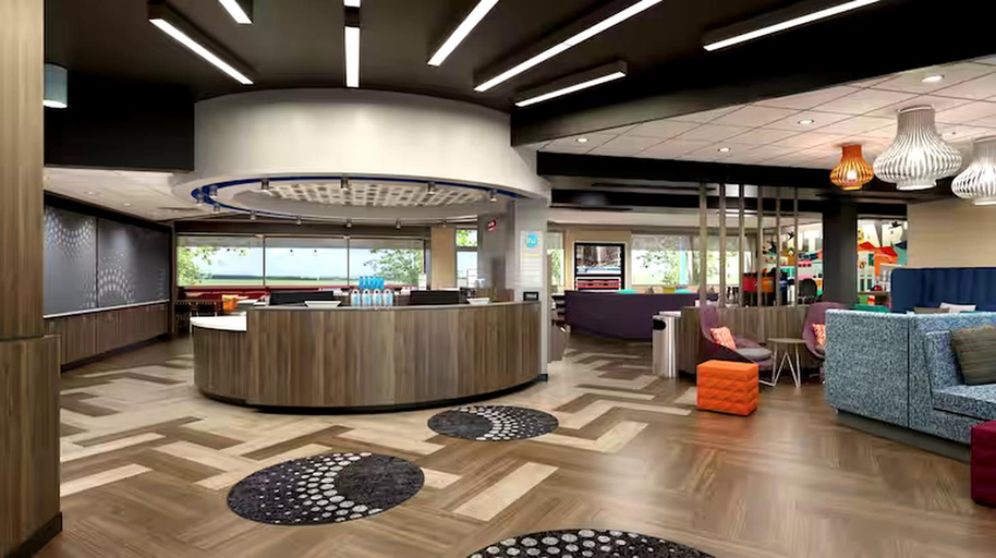 Public Area 2, Tru By Hilton Miramar, Broward