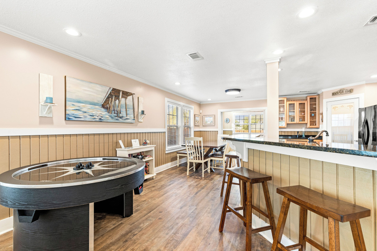 Food & Drinks, Just Beachy 2BR Dog-friendly Townhouse Near Beaches & Attractions!, Bay
