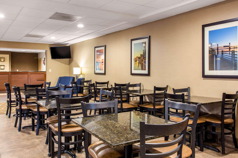 Food & Drinks 5, Spark by Hilton Wilmington, New Hanover