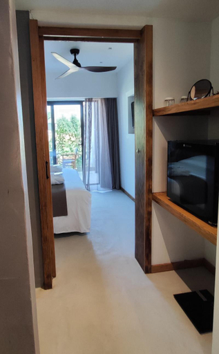 Bedroom 3, Helios Beach Hotel & Bungalows, South Aegean