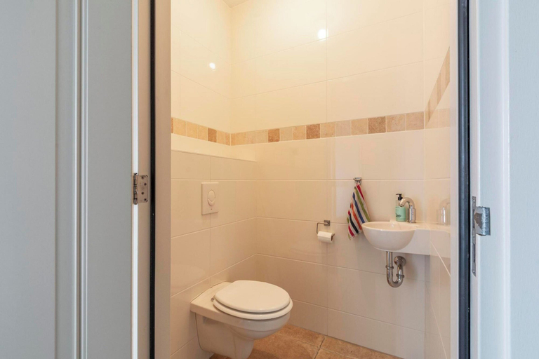 Bathroom 2, Beach Side Villa, Zijpe