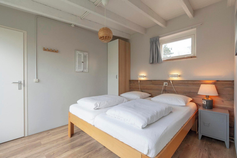 Bedroom 4, Duinland 247modern bungalow for 6 guests, Zijpe