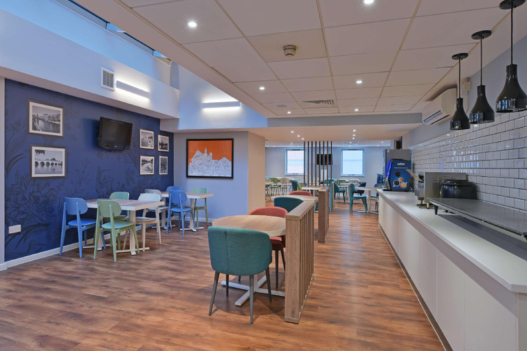 Food & Drinks 5, Travelodge Maidenhead Central, Windsor and Maidenhead