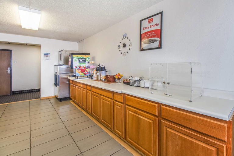 Food & Drinks 5, Econo Lodge Alliance, Box Butte