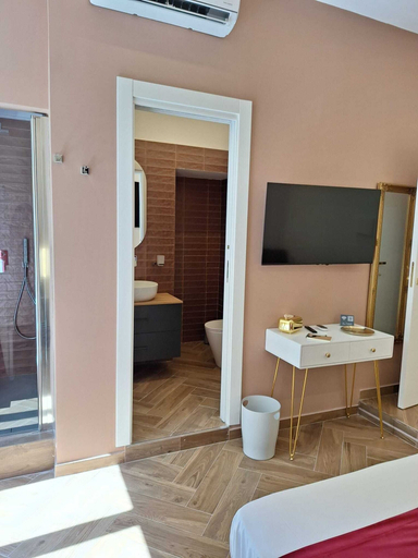 Others 2, Kore Suite, Napoli