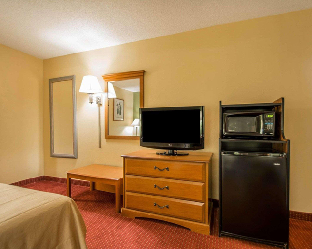 Bedroom 3, Quality Inn & Suites Mt Dora North, Lake