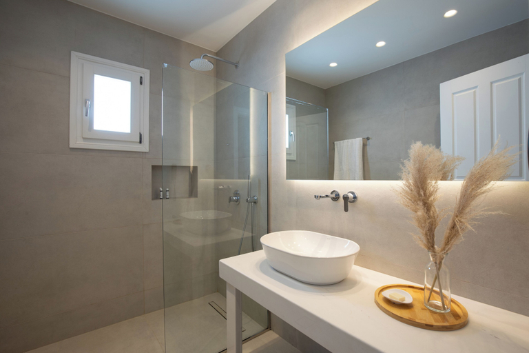 Bathroom 5, The George Hotel, South Aegean