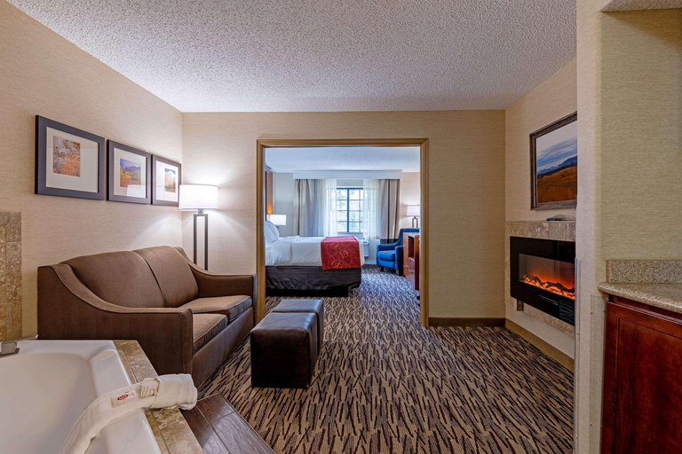 Bedroom 3, Comfort Suites Golden West On Evergreen Parkway, Jefferson