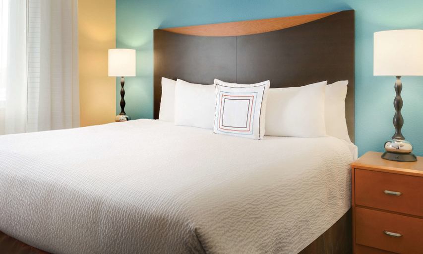 Bedroom 3, Fairfield Inn & Suites Stevens Point, Portage