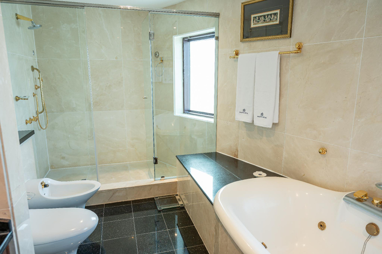 Bathroom 5, Majestic Cove Hotel, Dubai