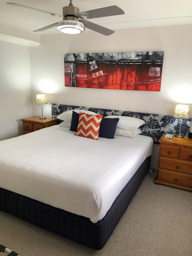Bedroom 3, Avaleen Lodge Motor Inn, Shoalhaven - Pt A