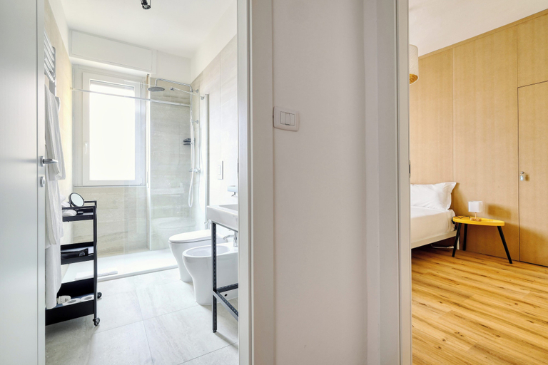 Others 5, 1-Bed apartment with balcony near subway, Milano
