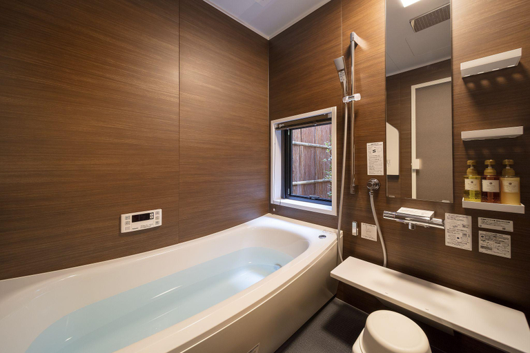 Bathroom 5, Fujinoma, Kyoto