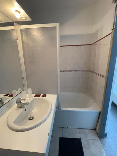 Bathroom 2, Hotel Restaurant La Ceinture, Gard