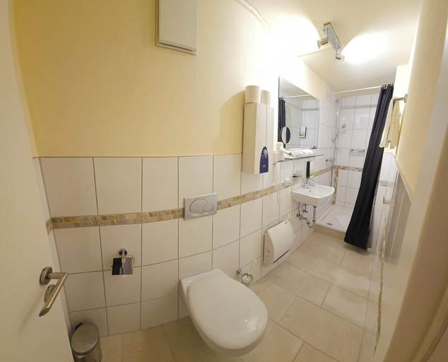Bathroom 5, Hotel-Pension Altes Weinhaus, Neustadt an der Weinstraße