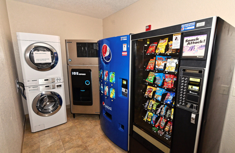 Food & Drinks 5, Cobblestone Inn & Suites - Clarion, Wright
