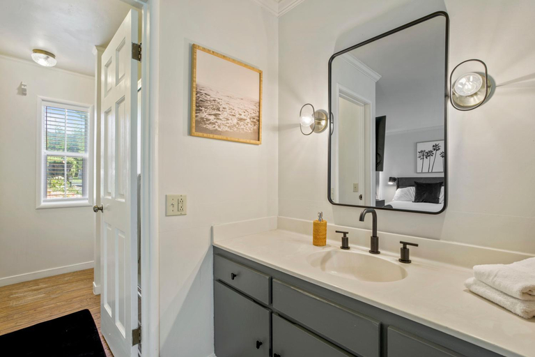 Bathroom 2, Mendo Bungalow, Mendocino
