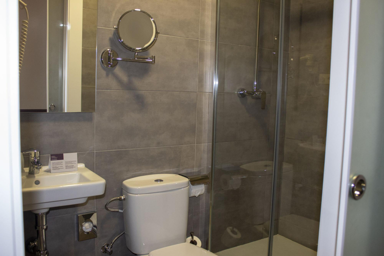Bathroom 4, BCN Urbaness Hotels Bonavista, Barcelona