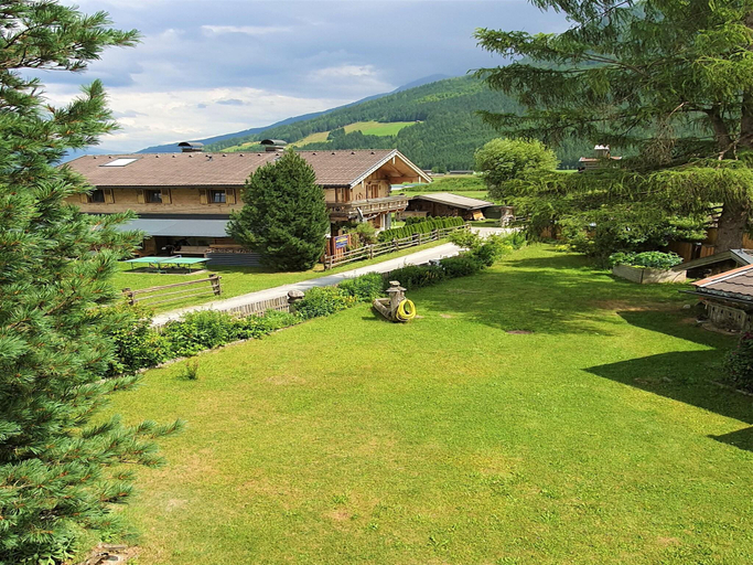 Others 4, Apartment Neukirchen near Ski Slopes, Zell am See