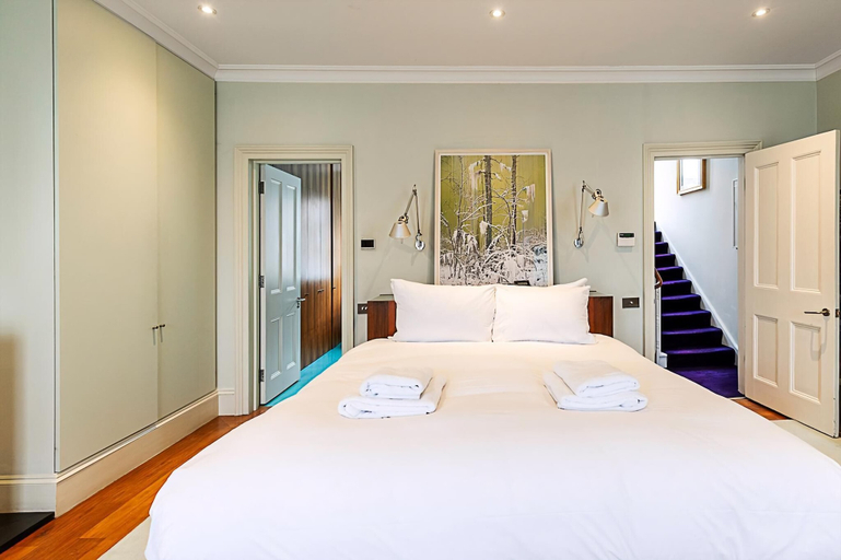 Bedroom 3, London Luxe Retreat: 5-bed Gem, London
