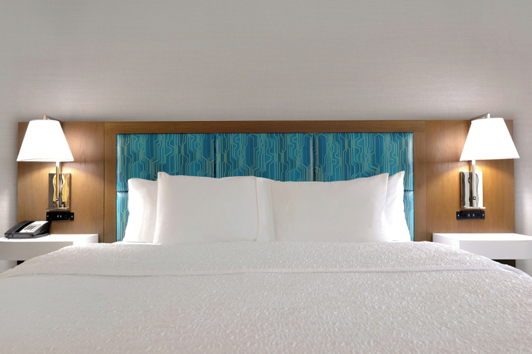 Bedroom 2, Hampton Inn & Suites Shreveport/South, Caddo