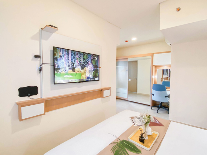 Bedroom, Spacious and Comfy Designed 2BR at Meikarta Apartment, Cikarang