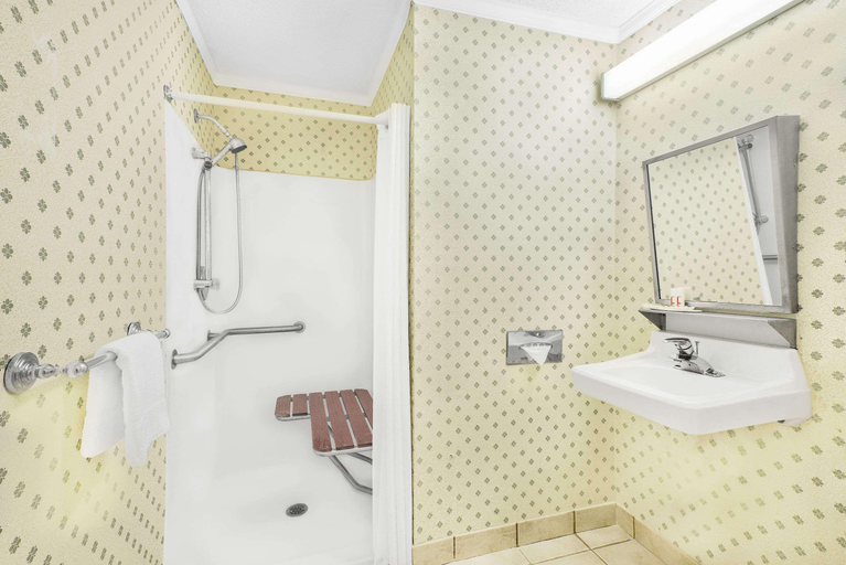 Bathroom 3, Super 8 Maumee/Toledo, Oh, Lucas
