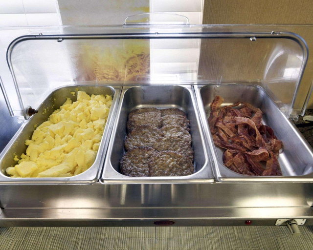 Food & Drinks 5, Quality Inn Russellville Area, Pope