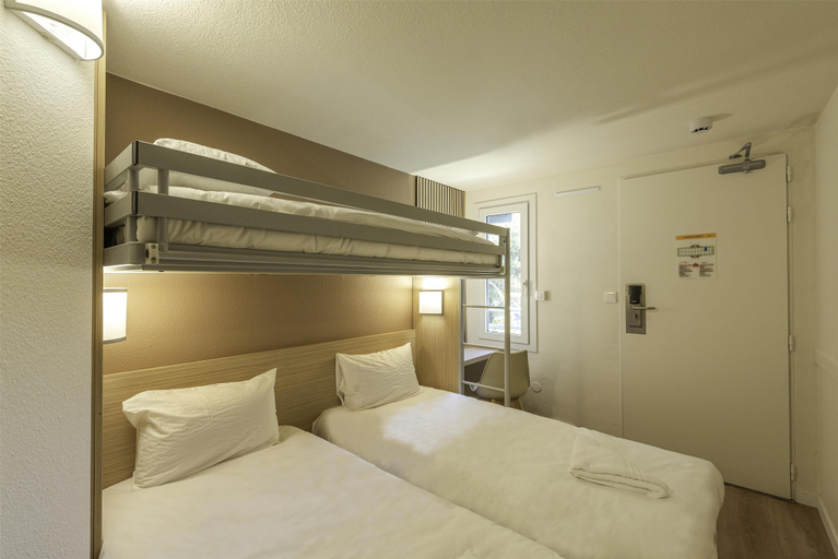 Bedroom 4, Premiere Classe Toulon - La Seyne sur Mer, Var