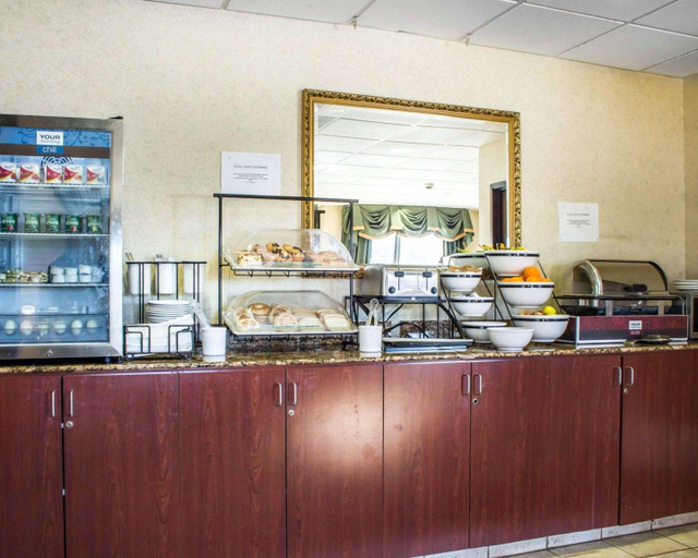 Food & Drinks 5, Comfort Inn Green Valley I-19, Pima
