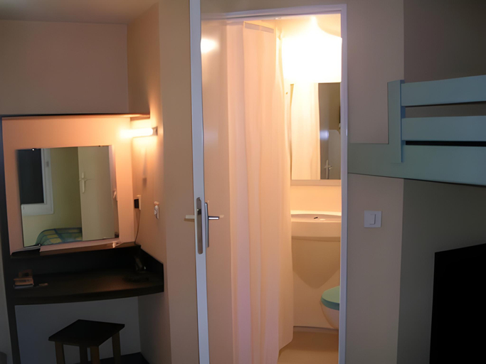 Bedroom 2, Fasthotel Angers Beaucouze, Maine-et-Loire