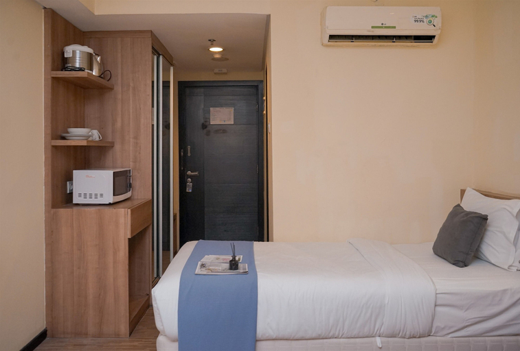 Bedroom 3, Comfy and Minimalist Studio (No Kitchen) Apartment Great Western, Tangerang
