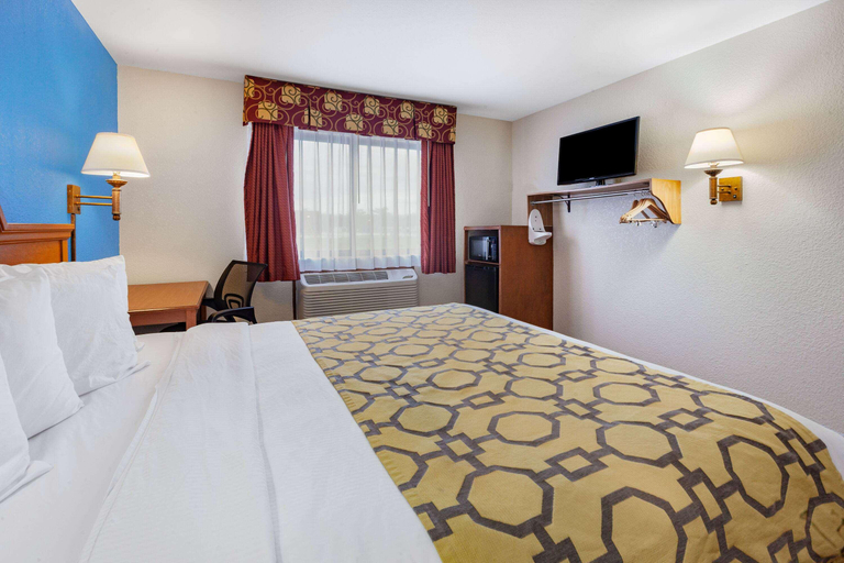 Bedroom 3, Baymont by Wyndham Perrysburg/Toledo, Wood