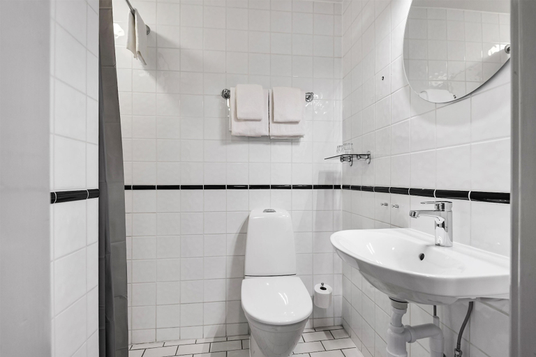 Bathroom 5, Karlskrona Stadshotell, BW Signature Collection, Karlskrona
