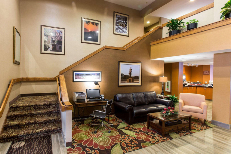 Public Area 2, Comfort Inn Okemos - East Lansing, Ingham